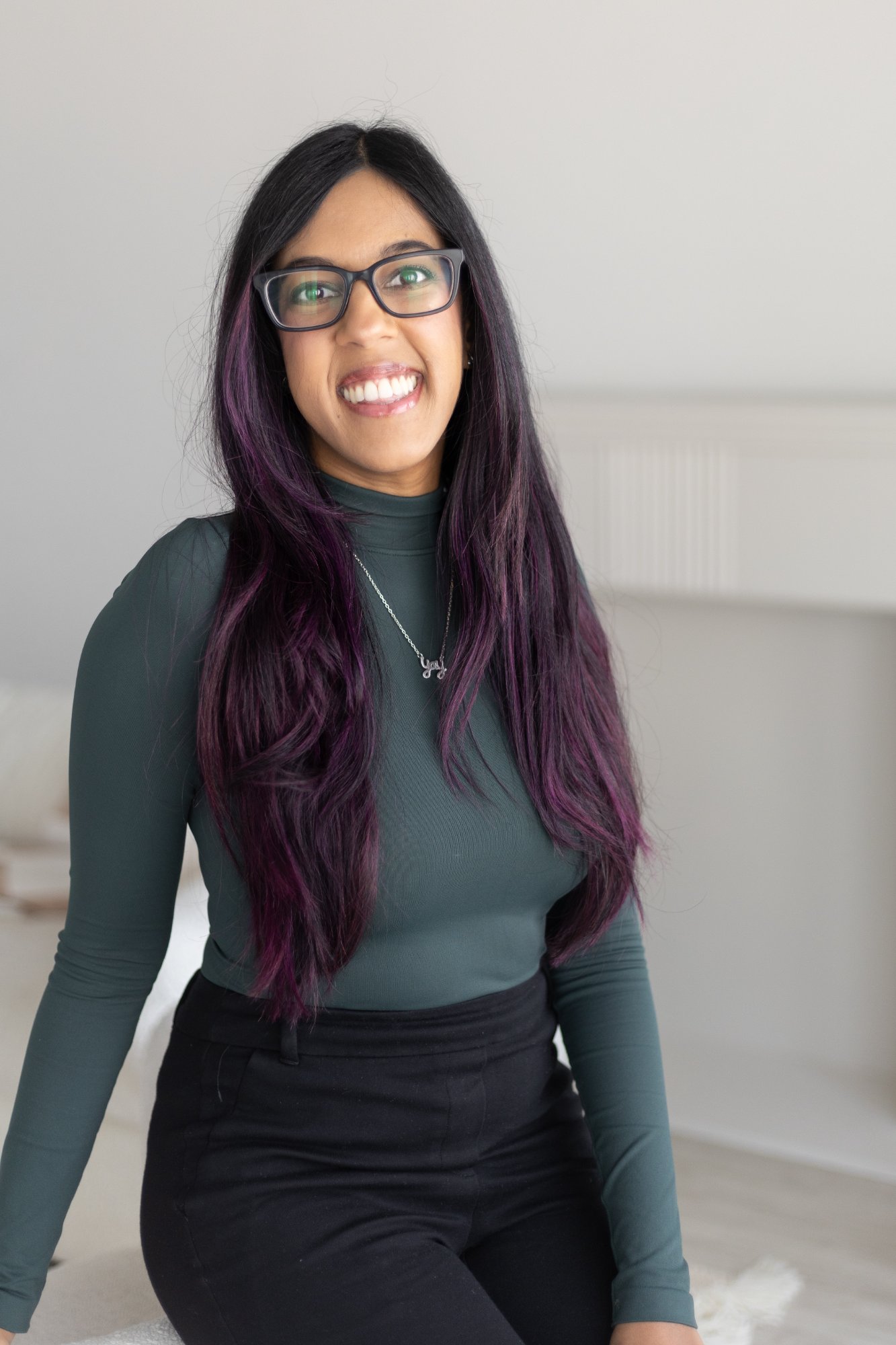 Lauren Pires - Green top standing