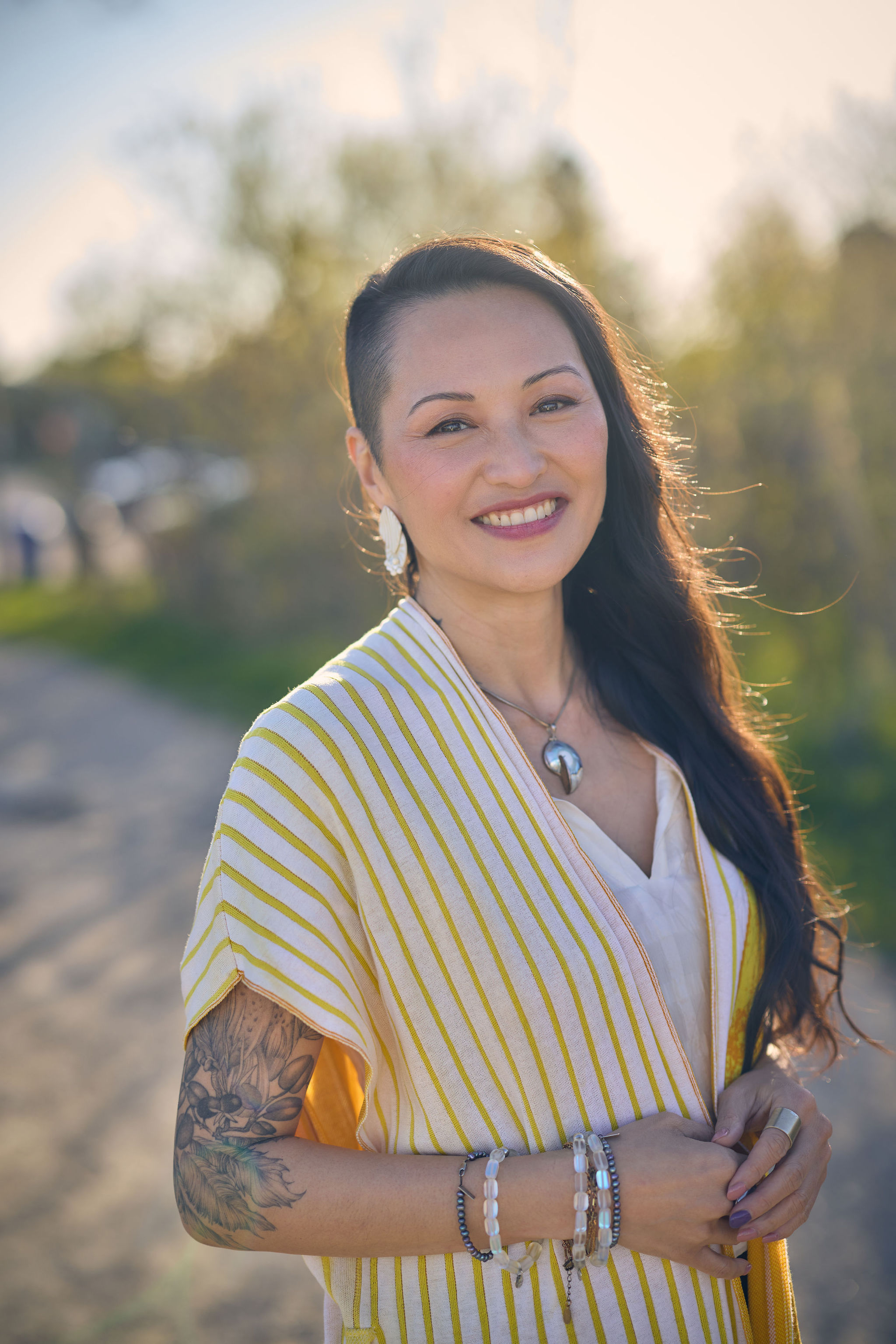 Vivian Meraki - Striped wrap